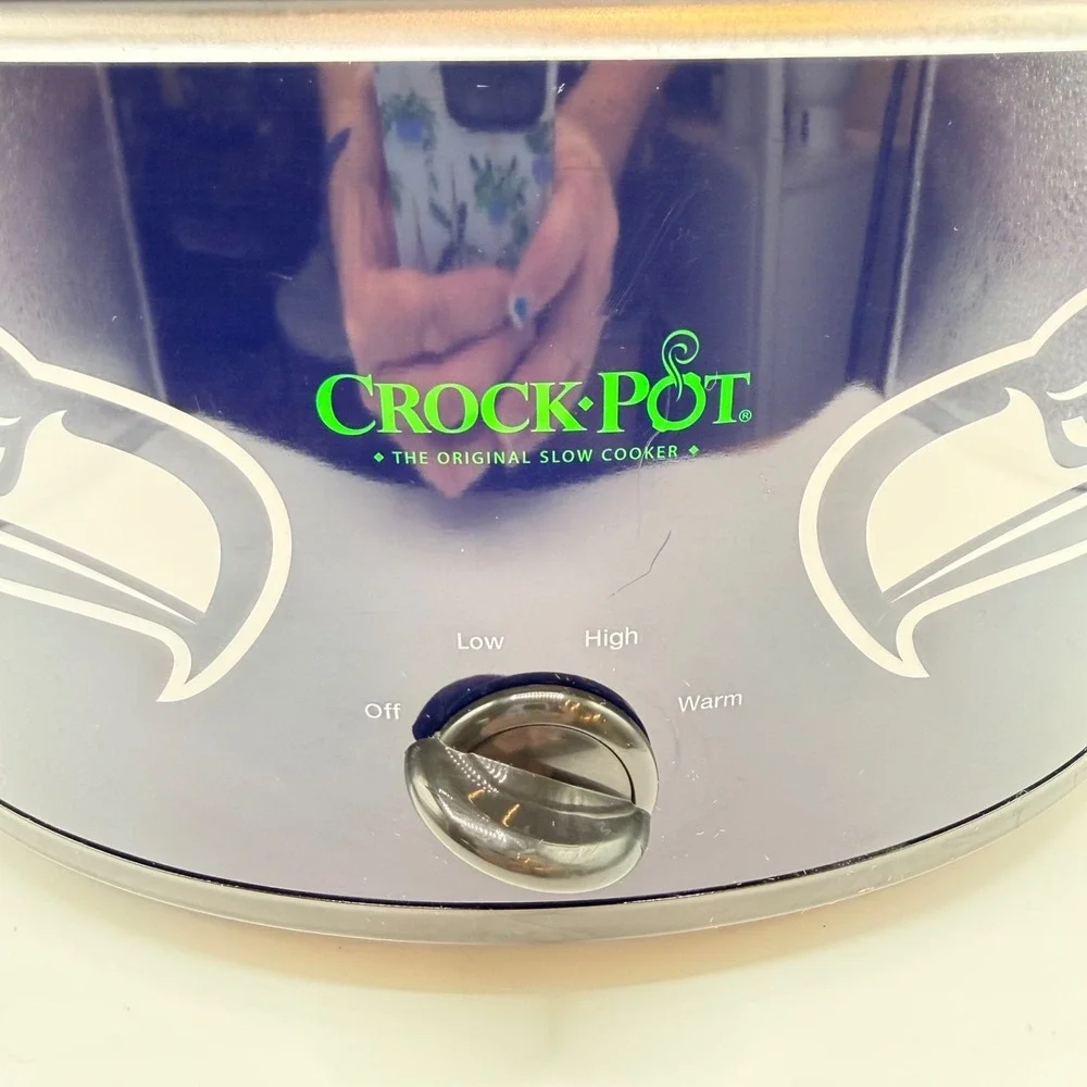 OFFICIAL NFL SEATTLE SEAHAWKS Crock-Pot 6QT Logo Tailgate Carry Slow Cooker EUC!